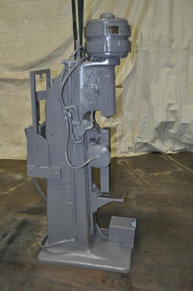 GRANT ORBITAL SPIN RIVETER MODEL 220