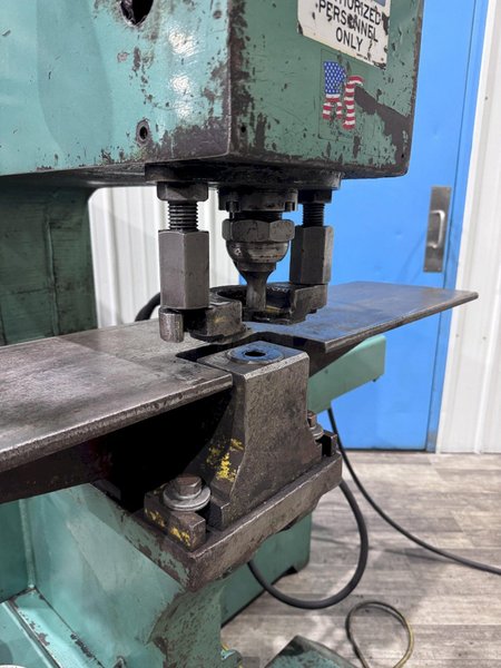 120 TON PIRANHA MODEL #SEP120 SINGLE END HYDRAULIC PUNCH: STOCK #80730