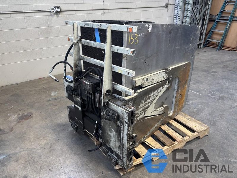 2,500 LB. CASCADE MODEL 25D-CCS-35Q HYDRAULIC CARTON CLAMP ATTACHMENT