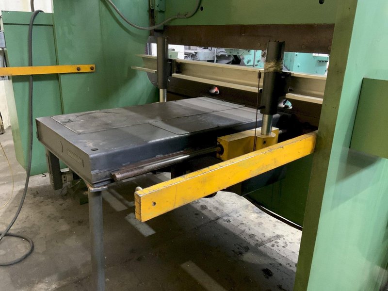 90 TON X 8' CINCINNATI CNC HYDRAULIC PRESS BRAKE: STOCK #80720