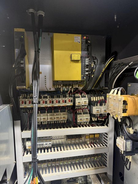 Used Doosan DNM 500 II CNC Vertical Machining Center For Sale 2013