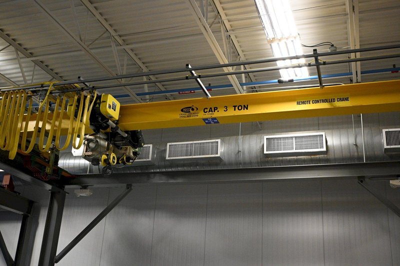 3 TON X 29' SPAN X 35' LONG X 14' LIFT MASS FREE STANDING BRIDGE CRANE SYSTEM 2009: STOCK #23155