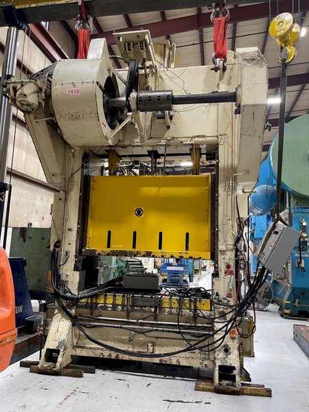 400 ton Bliss SC2-400-84-48 Used Straight Side Mechanical Metal Stamping Press For Sale, Year 1980, Good Running Press!