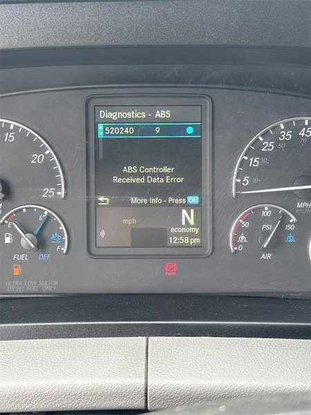 2019 Freightliner Cascadia 126 3AKJHHDR9KSKE4230