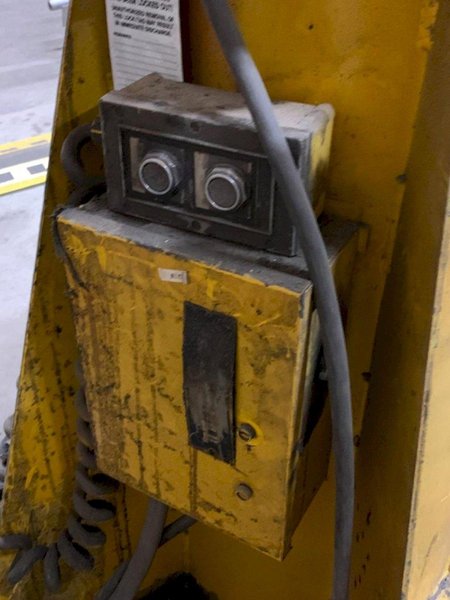 2 TON HOWE FREE STANDING JIB CRANE, WITH REMOTE CONTROL,  POWER ROTATION &amp; YALE 2 TON HOIST: YOBRO #24579