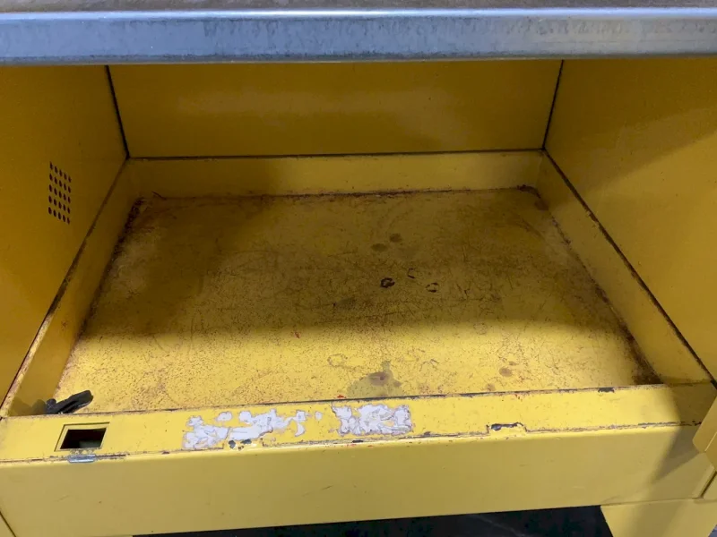 EAGLE 12 GALLONS FLAMMABLE LIQUID STORAGE CABINET  -  1925LEGS