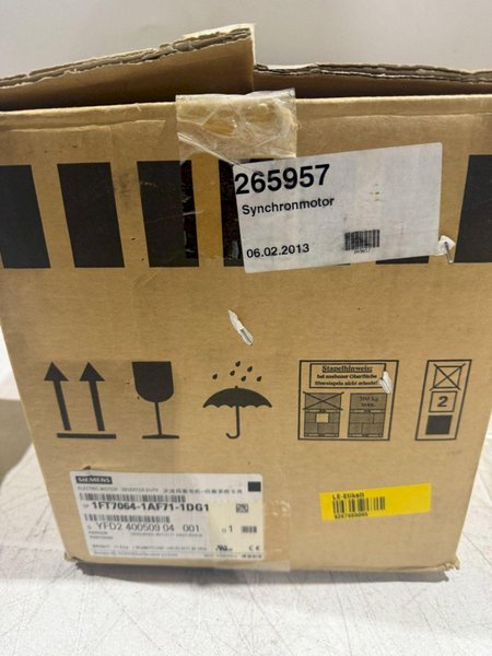 SIEMENS 1FT7064-1AF71-1DG1 SERVO MOTOR NEW IN BOX