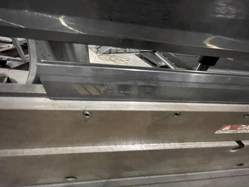 90 Ton x 10′ CINCINNATI 90BX 10 CNC PRESS BRAKE, 2015 – X axis with Wilson tooling