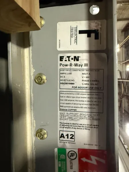 EATON 2500A POW-R-WAY III 10′ Copper Straight Length Busway 480V, 3PH, 3G NEW