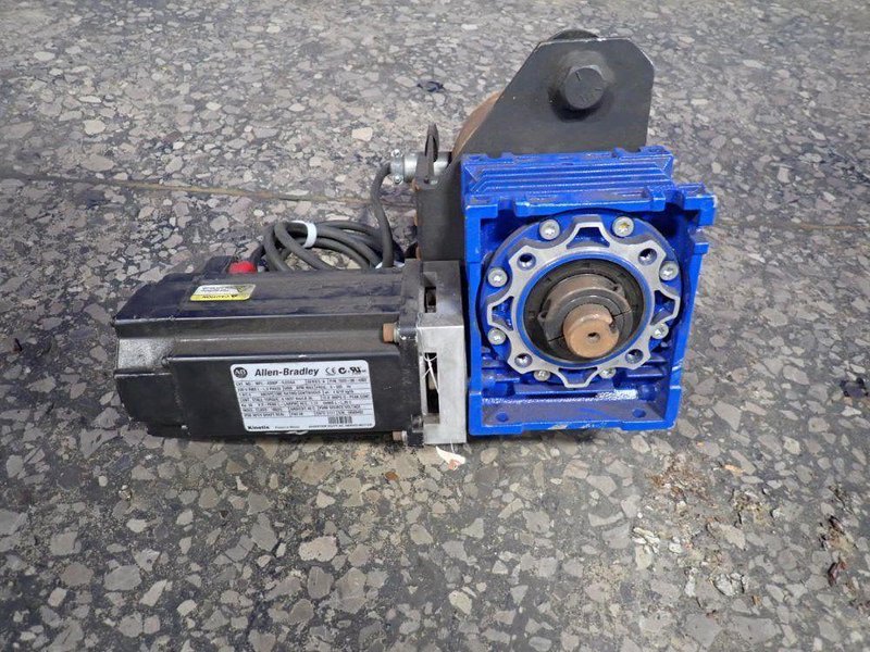 ALLEN-BRADLEY 5000 RPM SERVO MOTOR/WORM GEAR REDUCER ASSEMBLY  -  MPL-A330P-SJ22AA