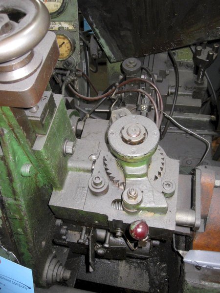 Hartford Model 6-600 High Speed Point Former