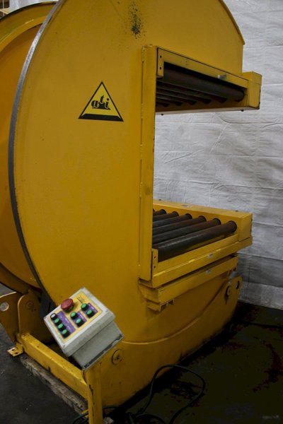 3000 LBS AIR TECHNICAL INDUSTRIES PACMAN TYPE UPENDER: STOCK #76418