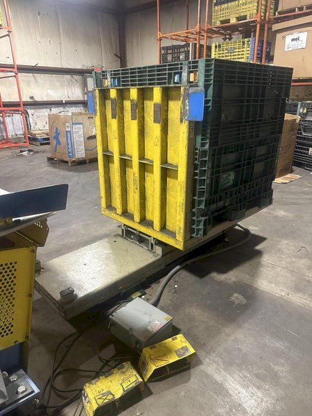 30 HP UNTHA MODEL #RS40 RUBBER SHREDDER GRANULATOR &amp; CONVEYER LINE: STOCK #22349
