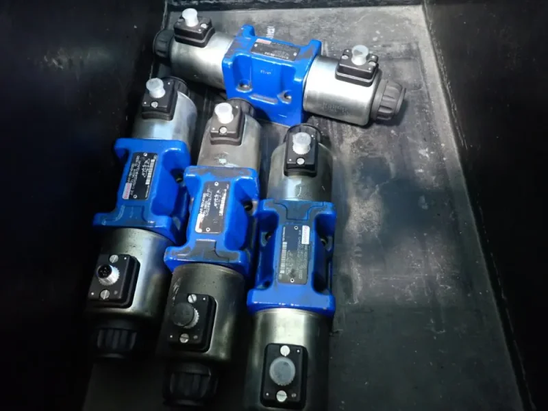 REXROTH DIRECTIONAL CONTROL VALVE  -  R901401550