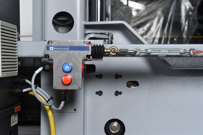 NEW 20"H x 30"W HYD-MECH MODEL M-20A-120 AUTOMATIC HORIZONTAL PIVOT BAND SAW
