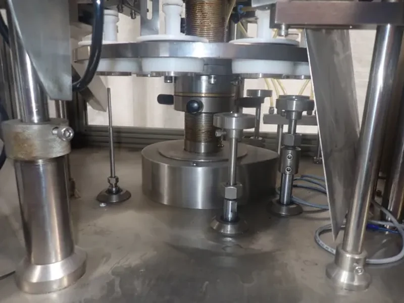 RIGAO RGNF-30B FULL AUTO FILLING &amp; SEALING MACHINE  -  RGNF30B