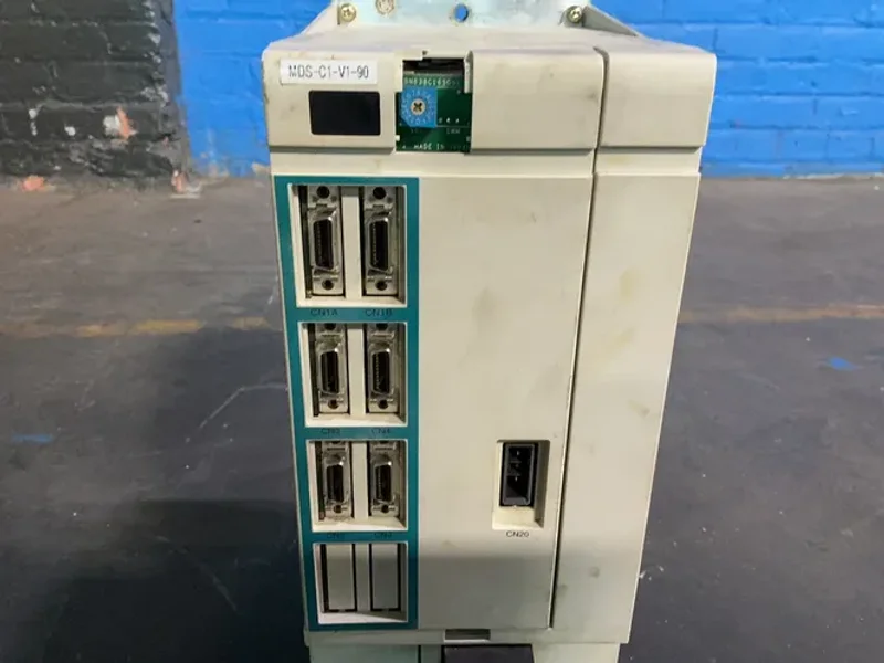 MITSUBISHI SERVO DRIVE UNIT  -  MDS-C1-V1-90