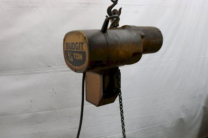 1/4 TON BUDGIT MODEL #113450-10 ELECTRIC POWERED CHAIN HOIST : STOCK #11992
