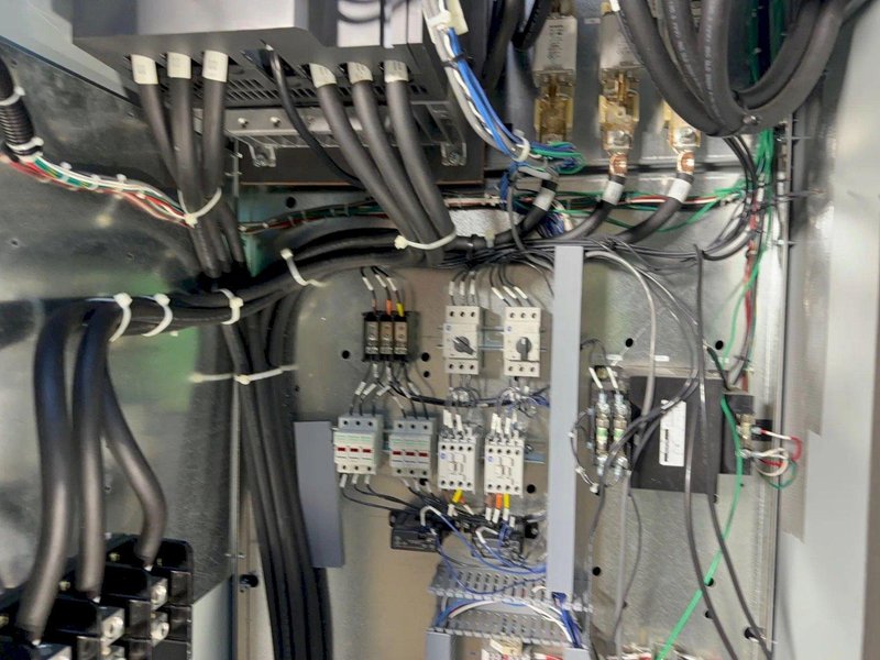SIEMENS 200 HP VARIABLE SPEED DRIVE  -  SINAMICS G120E