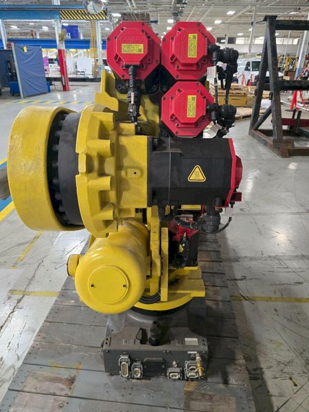 FANUC R-2000IC/210F ROBOT / R30IB CONTROLLER MISSING TEACH PENDANT USED
