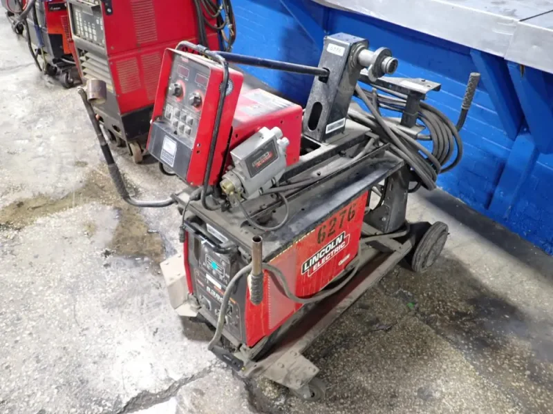 LINCOLN 350 A WELDER  -  POWER WAVE S350