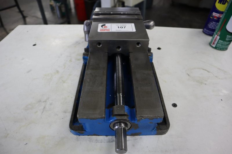 Kurt D688 6" Machine Vise with Steel Hard Jaws and Handle- Auction Item