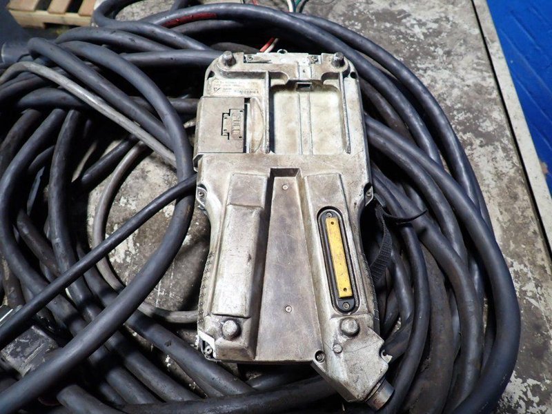 YASKAWA MOTOMAN ROBOT   -  MH6