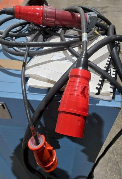 CALIFORNIA INSTRUMENTS 5001iX POWER SUPPLY CABINET USED