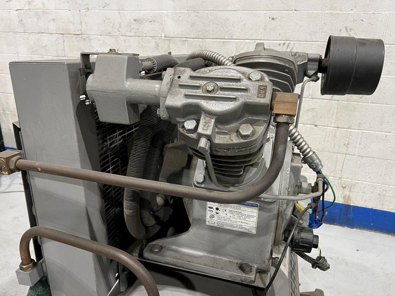 Ingersoll Rand T30 Industrial Air Compressor 35 CFM Baldor Drive 3PH 10HP