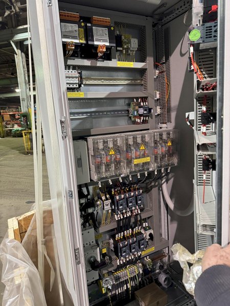 New in box 2015 Nabertherm model t800 electric resistance bale out type furnace rated to 1100 degree C, BU 1800 crucible, 1800 kg. capacity in Al., 140 KW, with controls and elements