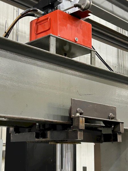 300 TON X 30' POWER TEAM TRAVELING H FRAME HYDRAULIC STRAIGHTENING PRESS: STOCK #20499