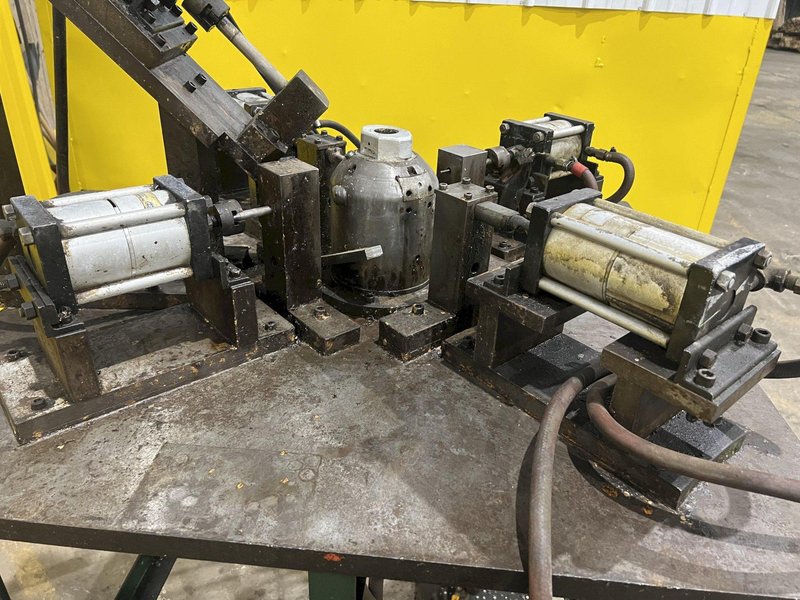5 SPINDLE PNEUMATIC DRILL MACHINE: STOCK #19907