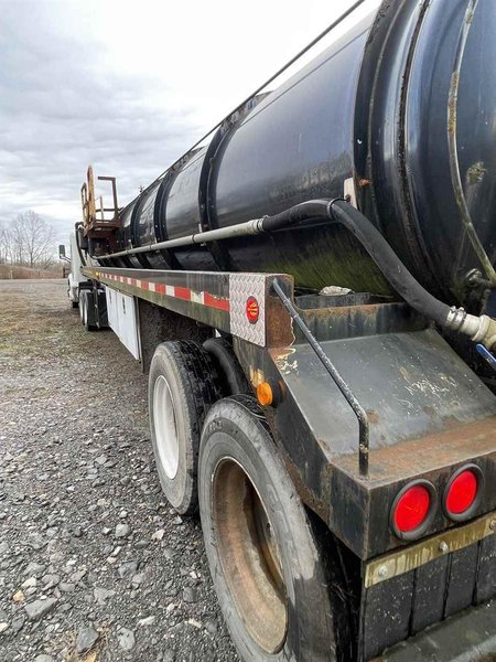 J&amp;J 130-Barrel Vacuum Trailer, 2012 – Aluminum Tank,  Industrial Vac