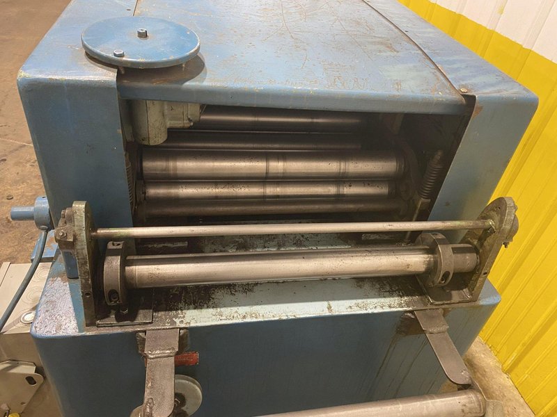 24&quot; AMERICAN STEEL 7 ROLL CORRECTIVE LEVELER STRAIGHTENER: STOCK 16274
