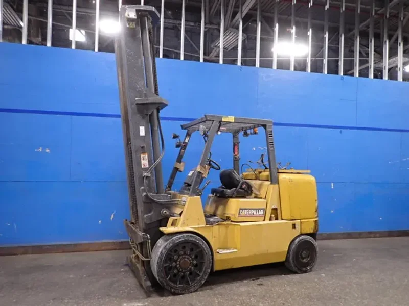 CATERPILLAR 14700 LBS PROPANE FORKLIFT  -  GC70K1