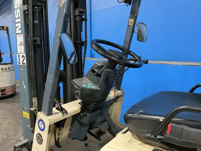 Nissan 2350 Lbs Electric Forklift - Cspo1l5s
