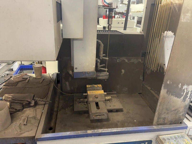 Perseo Erie 430i Drillmate CNC EDM, 2011 – 22 Station Tool Changer, PC Based CNC Controller, De-Ionized Water Filtration System, Transformer