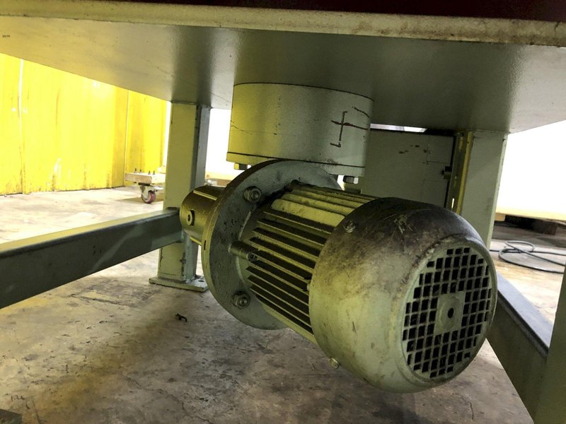 3,500 LB X 40" DYNAMIC FEEDS MODEL #PH-1000 MOTORIZED PALLET TYPE HORIZONTAL COIL REEL DECOILER: STOCK #17300