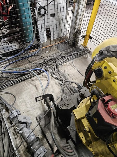 FANUC R-2000iB/210F Robot, 2015 – Milco Spot Weld Gun, Integrated Tolomatic IMA33 Servo, Reidel Chiller