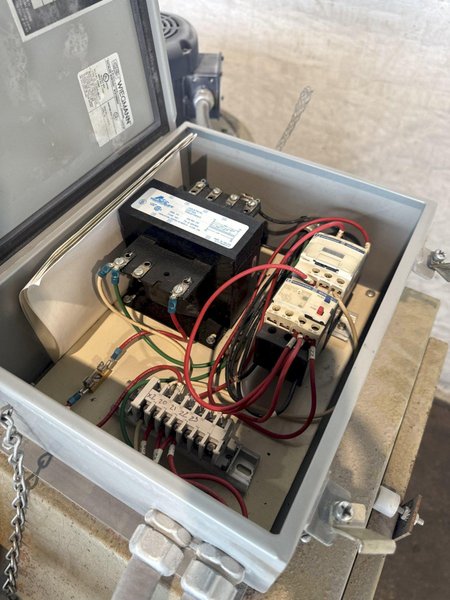 CLEMCO ENP55-600R&amp;RAC BLAST CABINET. STOCK # 0776625.