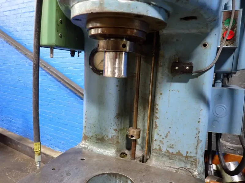 THE DENISON ENGINEERING CO 4 TONS HYDRAULIC PRESS  -  DF4C04C28A59D38C35S01