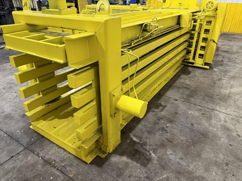 30" X 36" SELCO MODEL #HSO-107-A AUTO-TIE HORIZONTAL HYDRAULIC BALER: YOBRO #24559