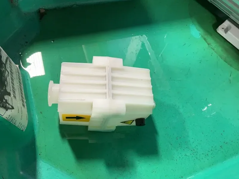 EDWARDS ROTARY VANE VACUUM PUMP   -  E-LAB  2