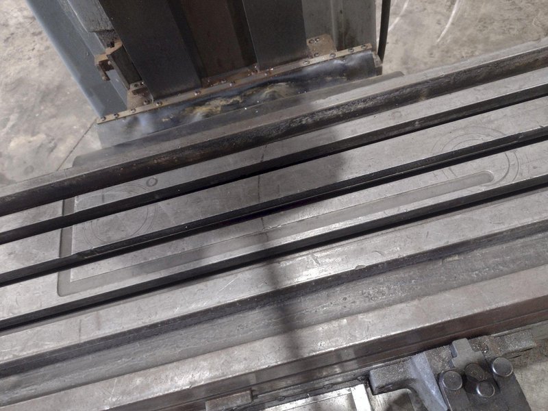 #205 K&amp;T MILWAUKEE KEARNEY AND TRECKER MODEL #205 S-12 HORIZONTAL MILL WITH TOOLMAKERS VERTICAL HEAD: STOCK #22495