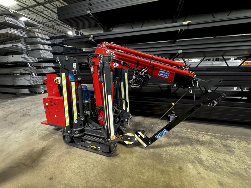 KEGIOM 350-4 SPIDER GAS POWERED COMPACT TELESCOPIC CRAWLER CRANE