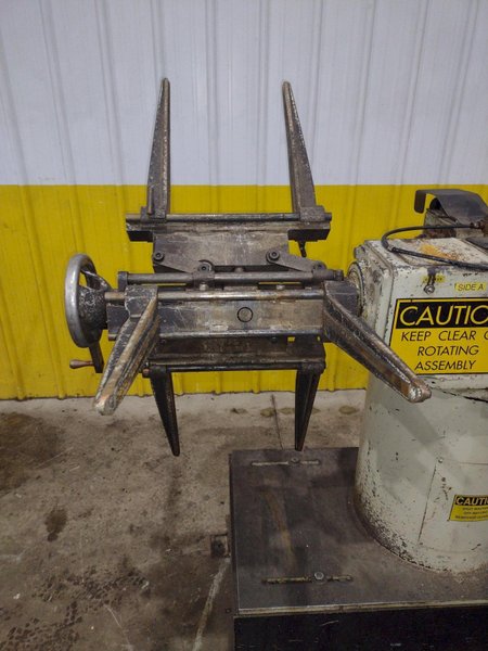 3,000 LBS C.W.P. MODEL #2.5 RD DUAL COIL REEL UNCOILER: YOBRO #25066