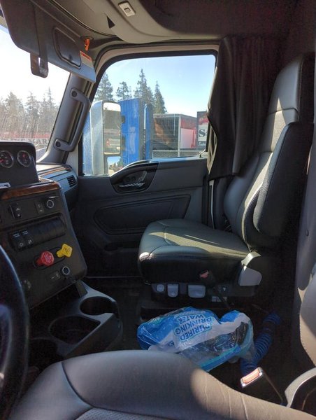 2022 International LT625 3HSDZAPR2NN443564