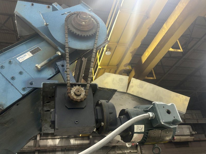 STEELTRAK (NEW LONDON) MOTORIZED INCLINED PARTS CONVEYOR: STOCK #22777