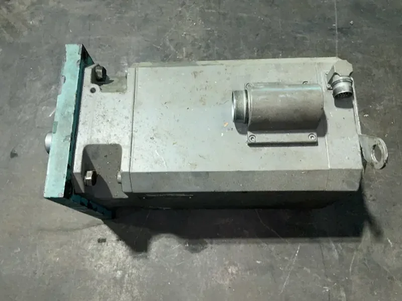 SIEMENS SERVO MOTOR   -  1FT6105-1AC71-4AG1