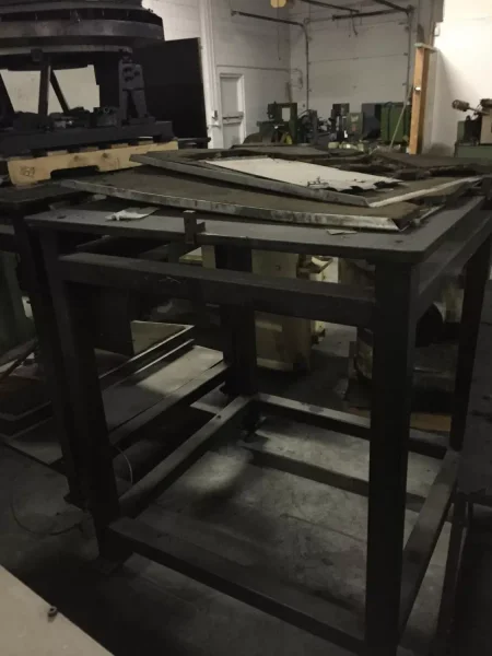 Bowl Stand 44 x 44 x 55